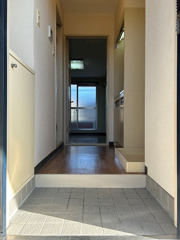 ユーノスビル 玄関