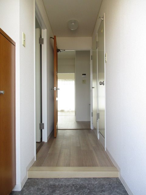 サニーテラス井田 玄関