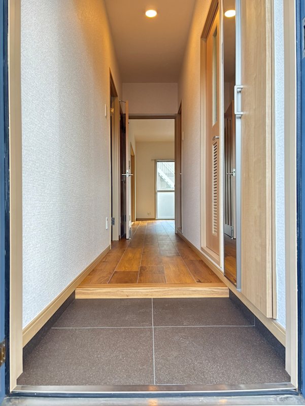 クレスト鹿島  玄関