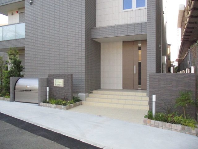 サンク元住吉  201号室 外観