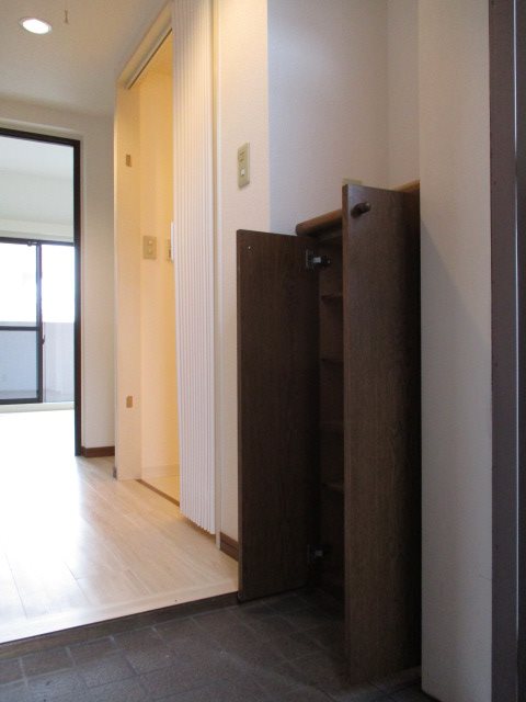 Ｓ・ＦＬＡＴ 玄関