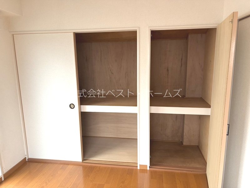 フラット浅見 収納