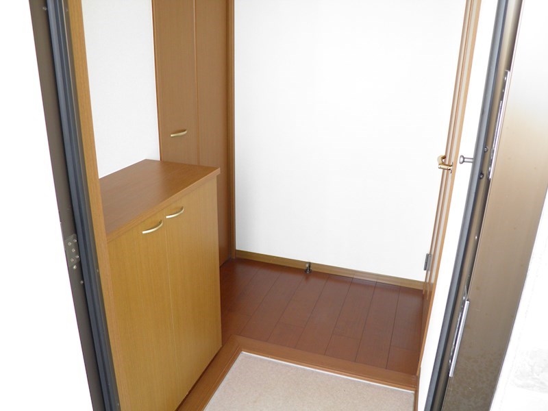ソフィア壱番舘 玄関