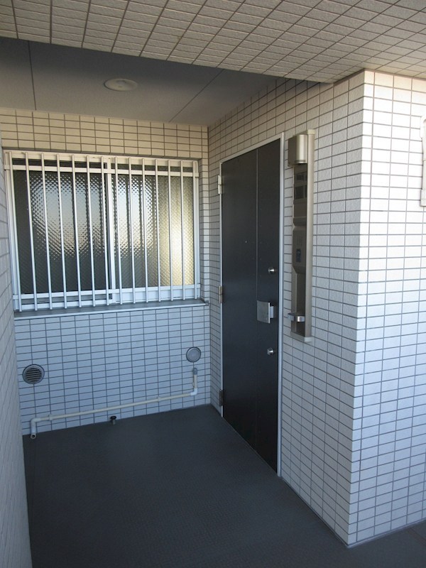 ルネサンス梅郷駅前  玄関