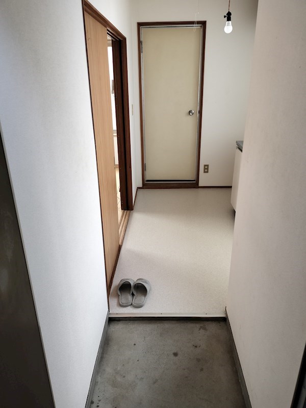 コーポニシダ 玄関