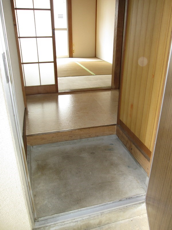 さつき荘 玄関