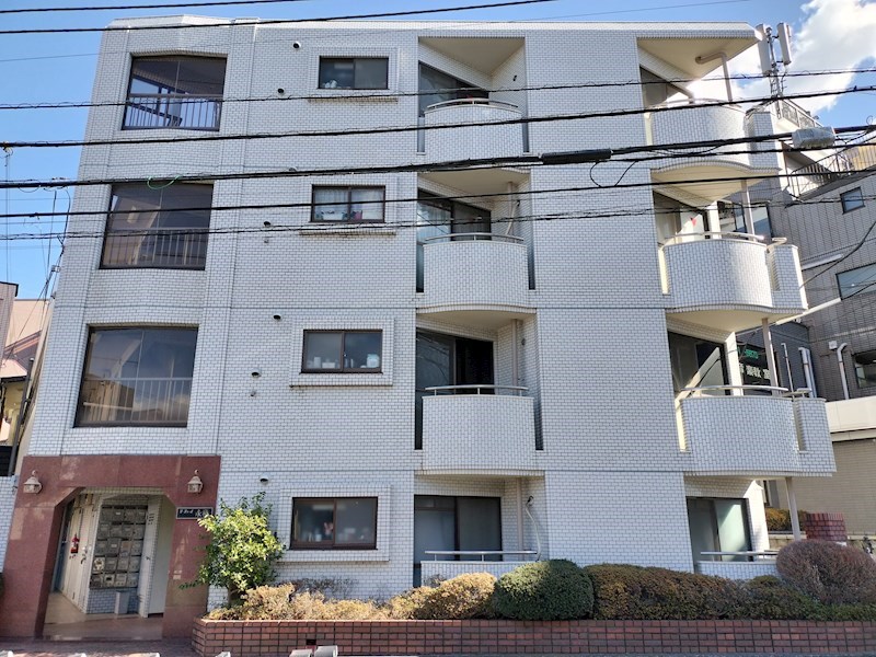 ★重厚感のあるタイル貼りマンション★