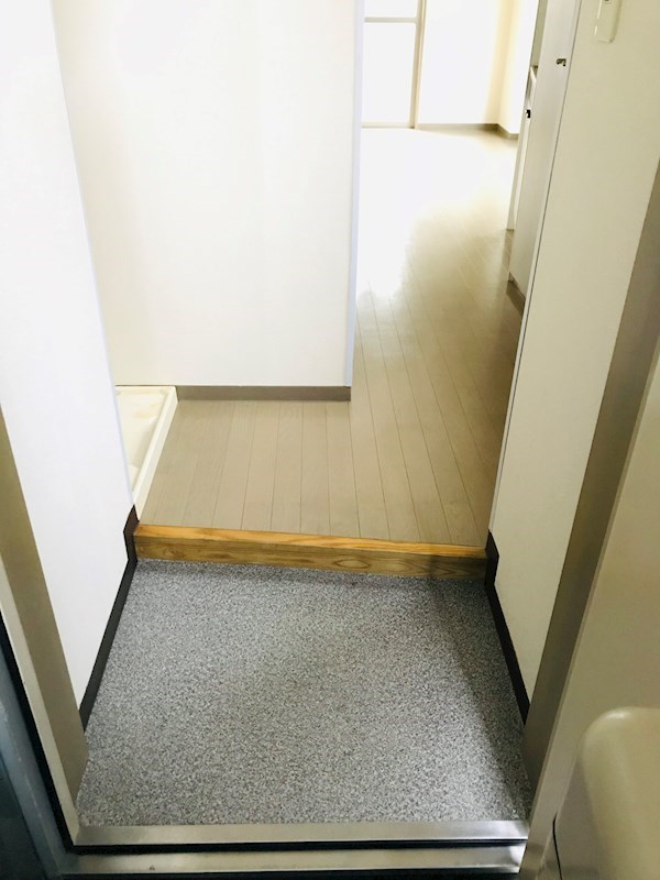 ウィスタリア西荻  玄関