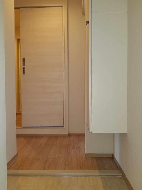 グレイシャス南台 玄関