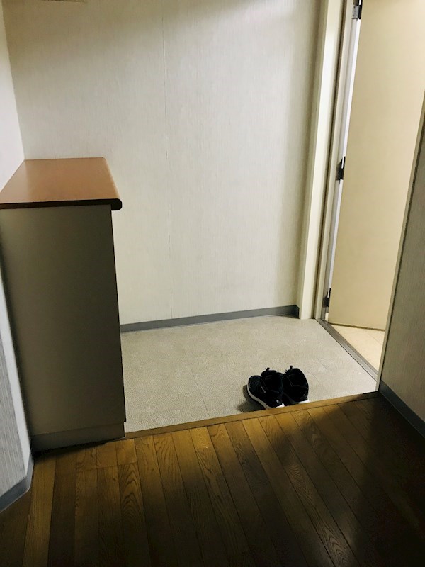 ハイリード・セイフウ 玄関