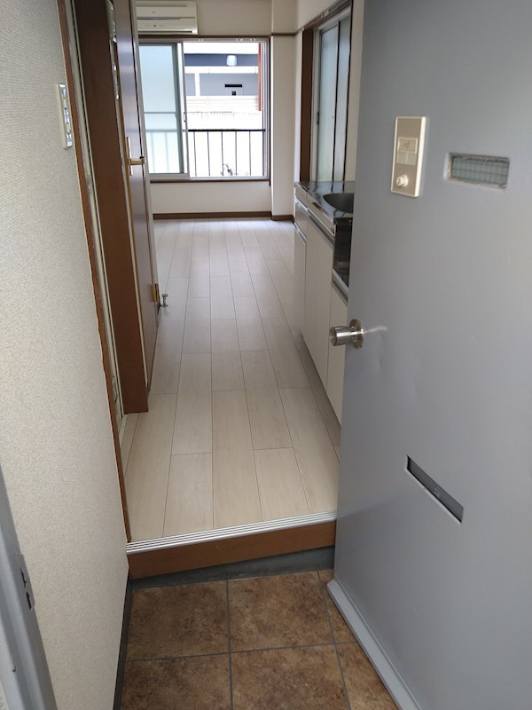 メゾンアミノ 玄関