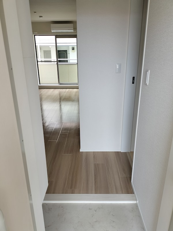 グレイシャス南台 玄関