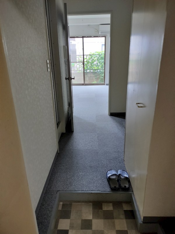 ヨネマンション 玄関