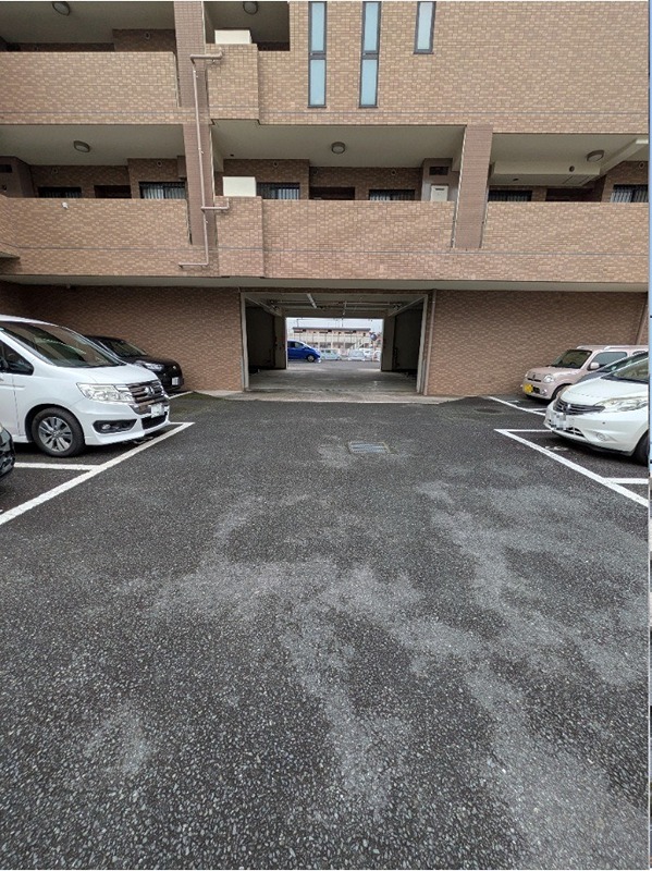 パークヒルズ中田 駐車場