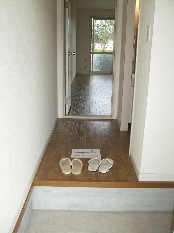 リブェールハイツＢ 玄関