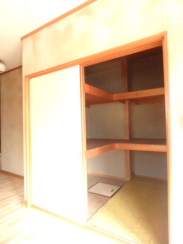 内山貸家 収納