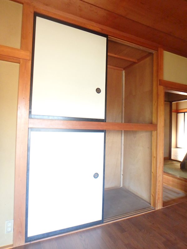 内山貸家 収納