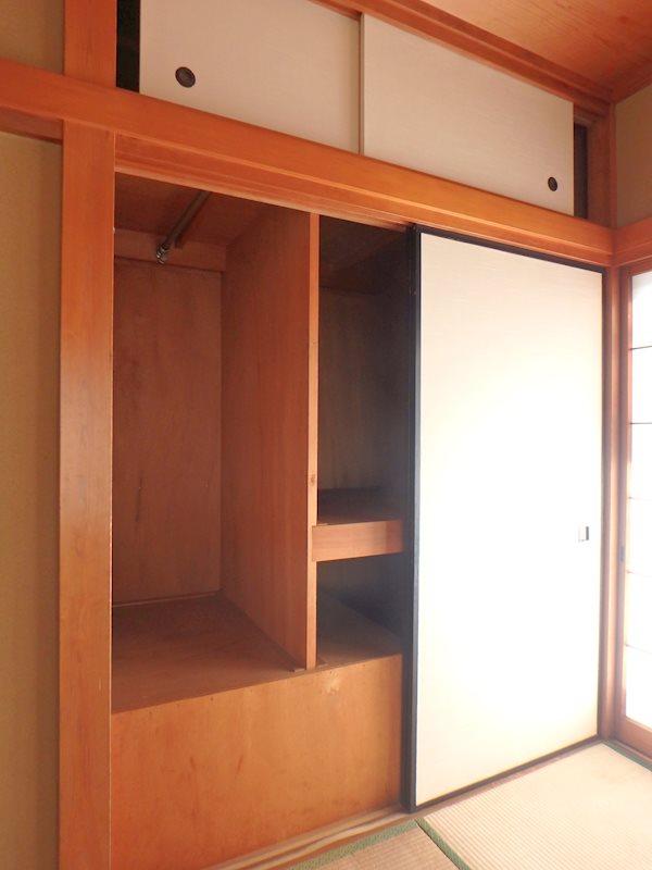 内山貸家 収納