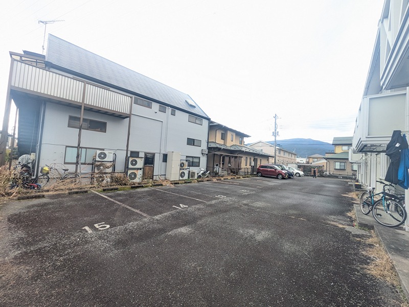 鈴木ハイツＢ 駐車場