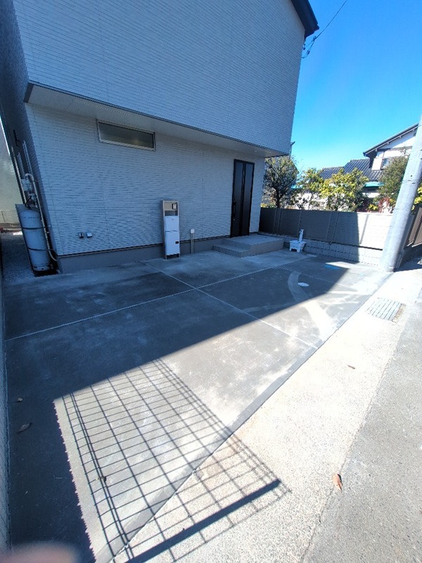 グラースC 駐車場