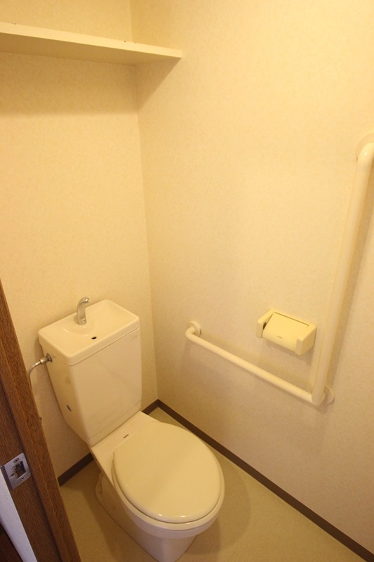 カツミコーポ大倉山 トイレ