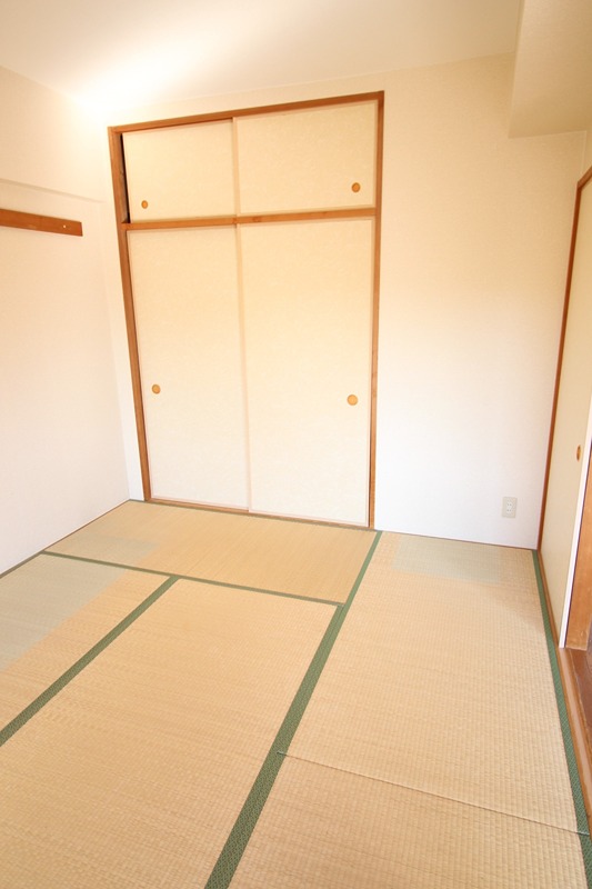 カツミコーポ大倉山 ベッドルーム