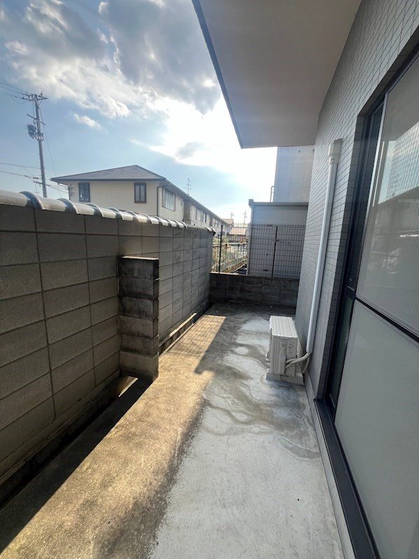 エリーフラッツ上桂 庭
