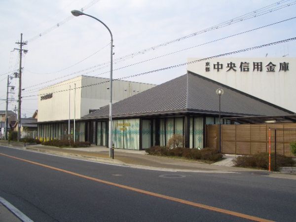 城陽市役所横2階貸事務所 銀行