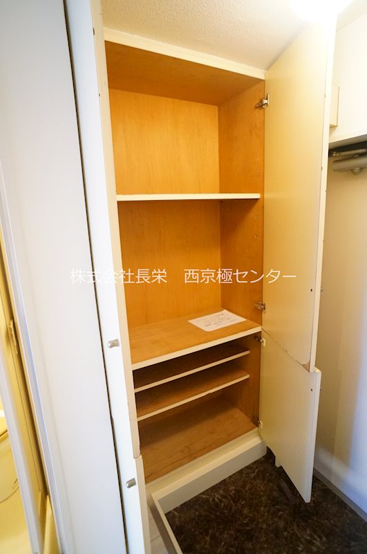 ウエストアベニュー 玄関