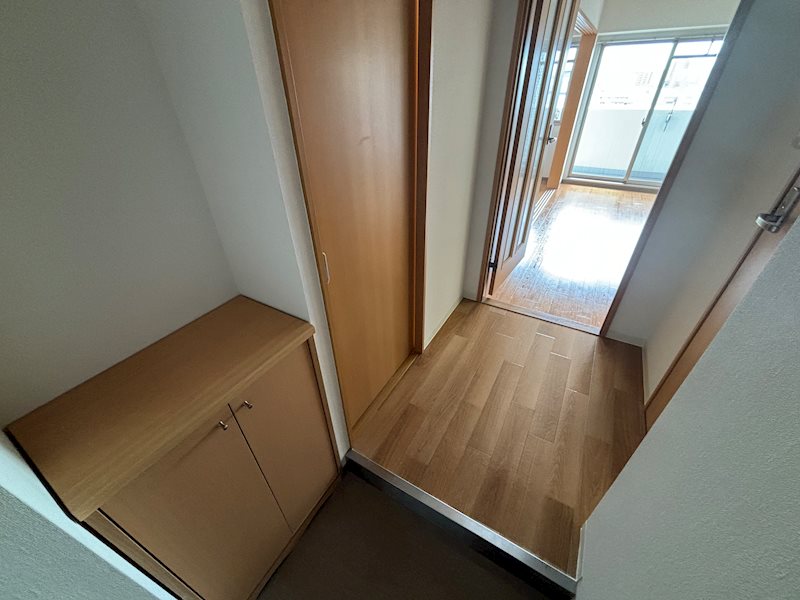 ヴェルメゾン御所西 玄関