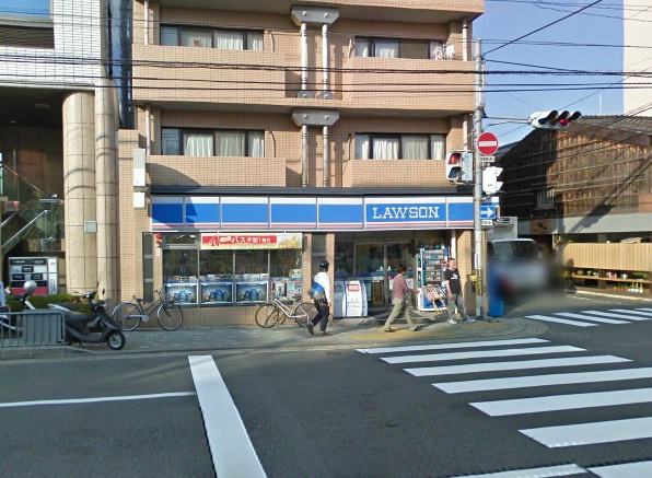 ヴェルメゾン御所西 コンビニ