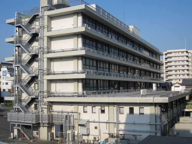 ハウスセゾン御所南 総合病院