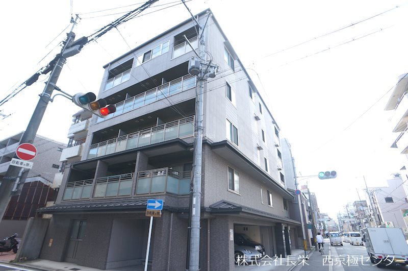 エターナル高辻 外観