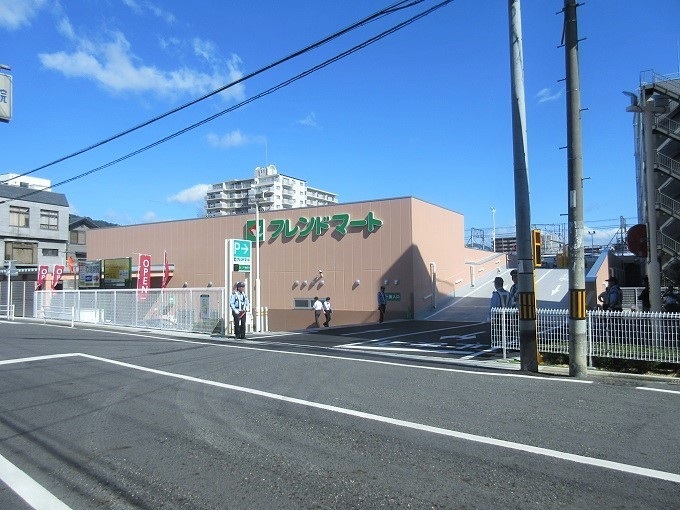 エリーフラッツ浜大津 スーパー