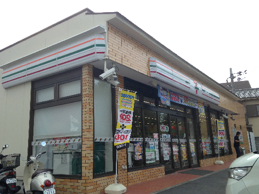 アザレ コンビニ