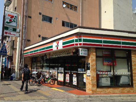 アクール桂 コンビニ