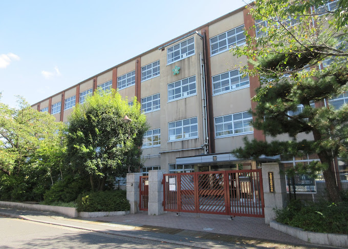 エルフィン井上 小学校