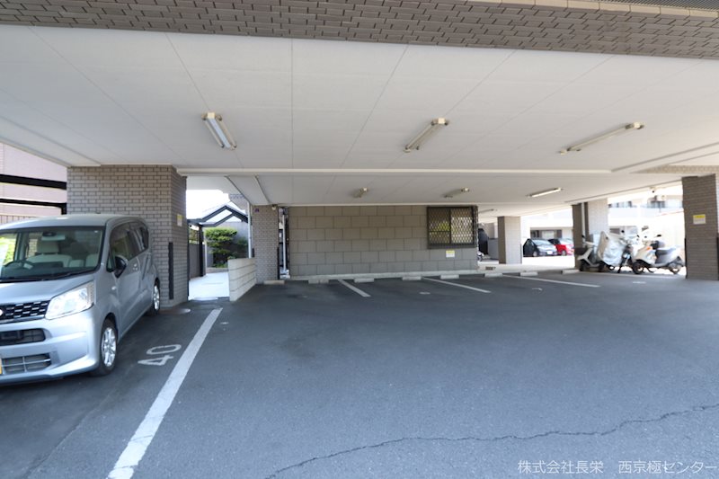 アメニティ双ケ丘 駐車場