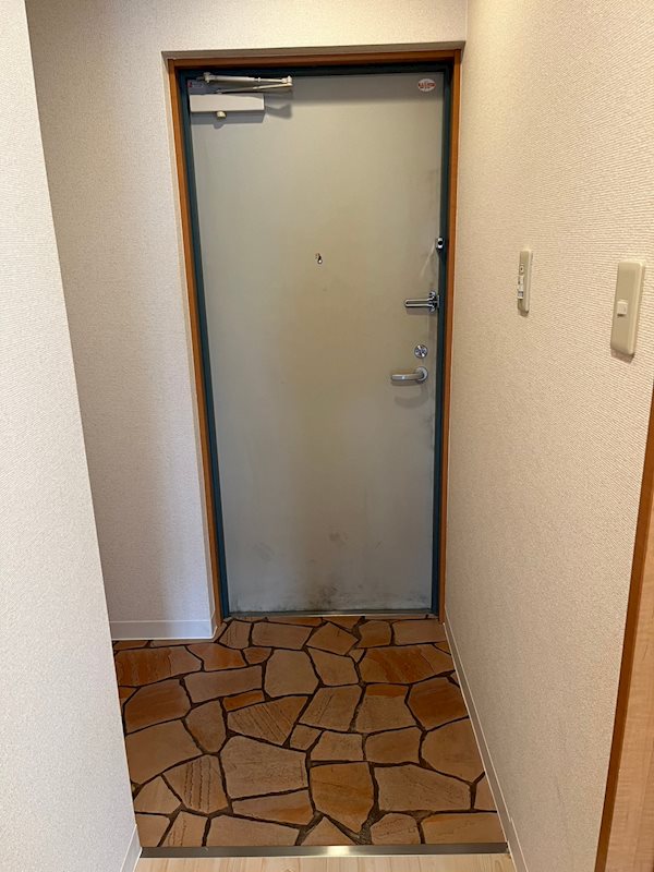 サンロイヤル三条 玄関