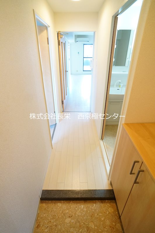 アーネスト西大路 玄関