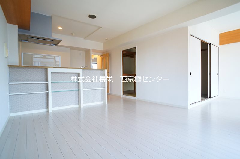 アーネスト西大路 リビング