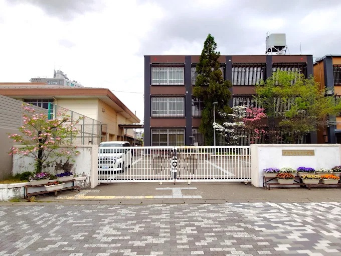 ピアレス千本 中学校