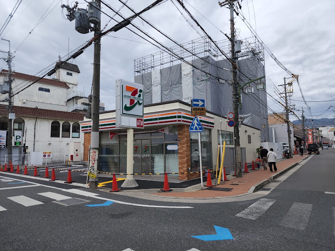 グロリアハイツ コンビニ