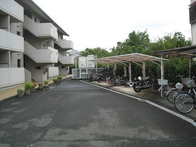 エクシード・こはた 駐車場