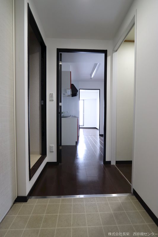 ヴァンヴェルデ西京極 玄関
