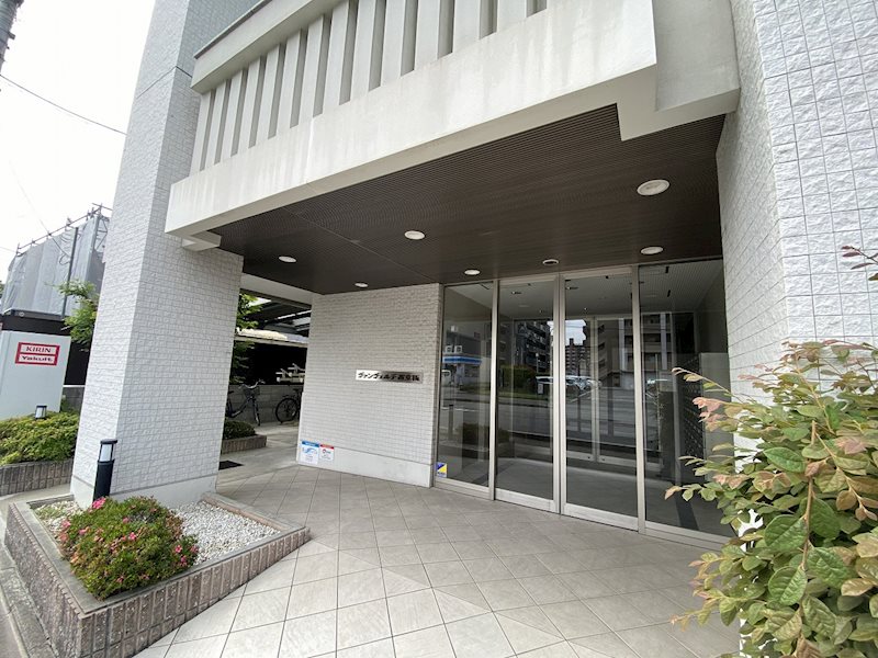 ヴァンヴェルデ西京極 エントランス