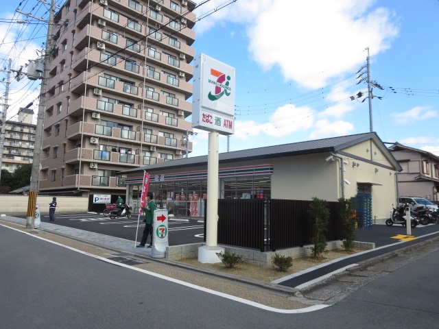 バティマンユニ コンビニ
