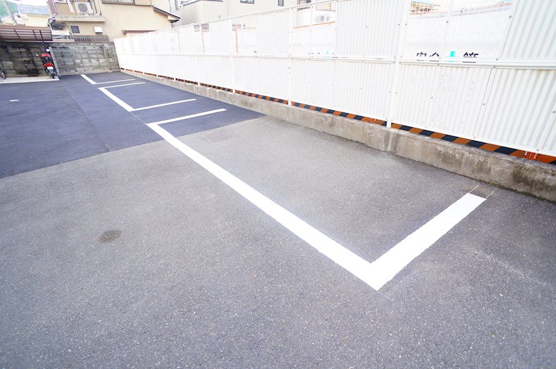エントピア桂 駐車場