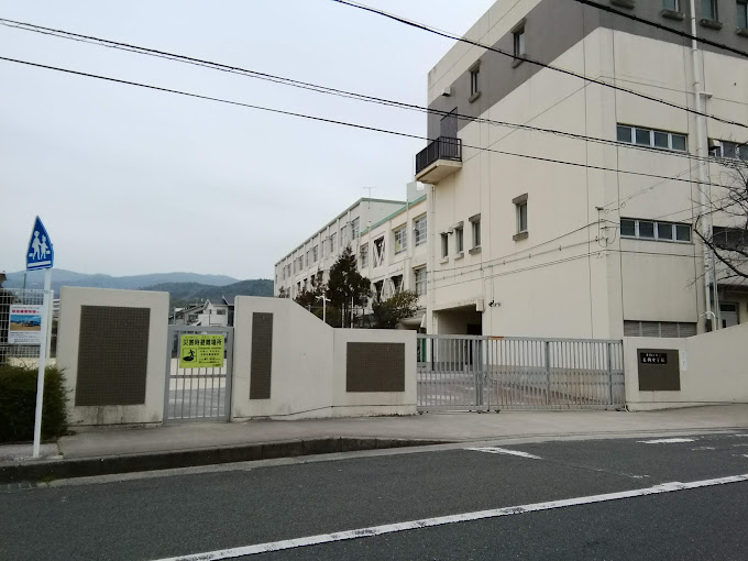 カットサロンホーク内店舗（間借り） 中学校
