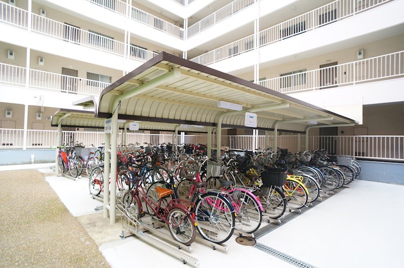西京極ガーデンハイツ 駐車場